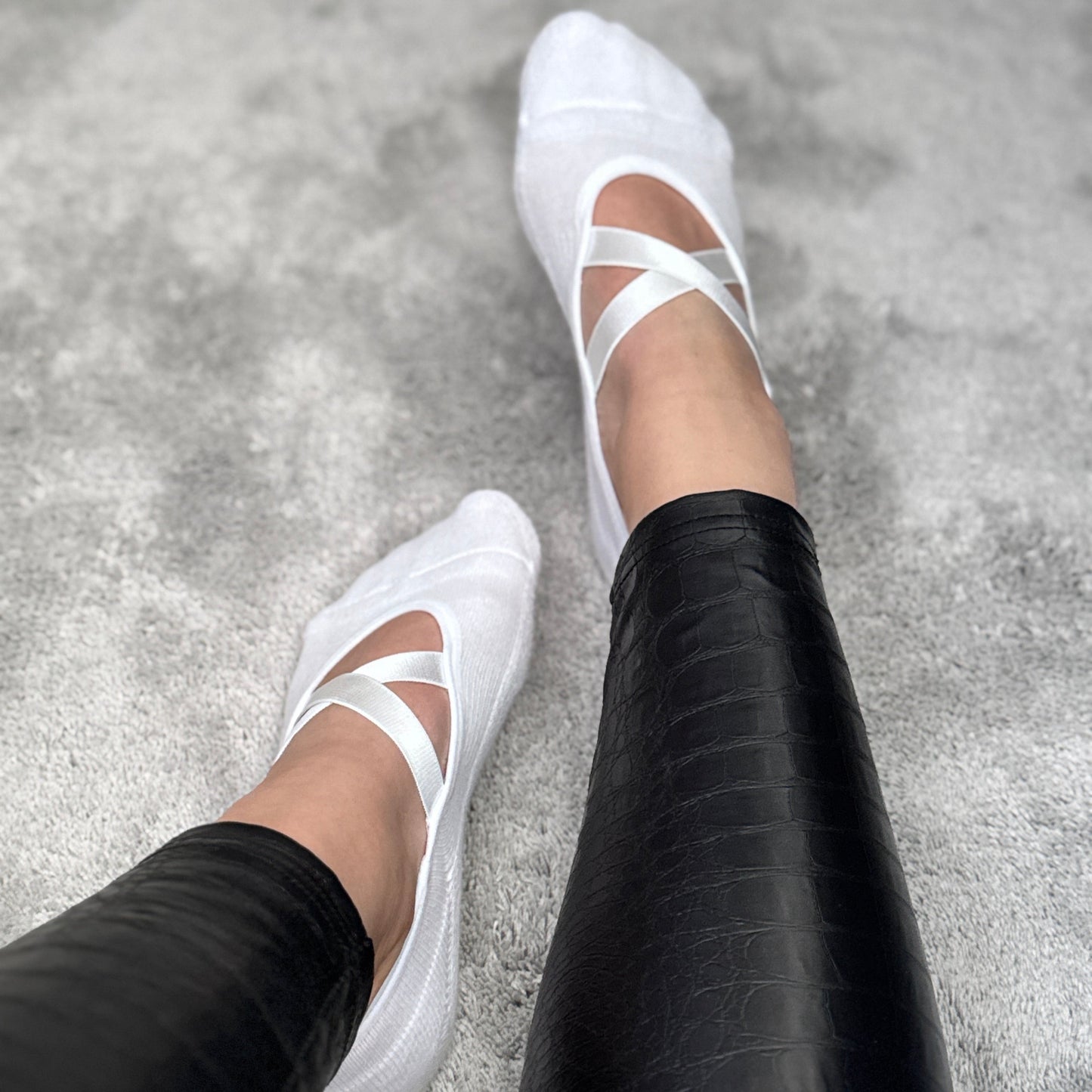 Sazzy Cross White