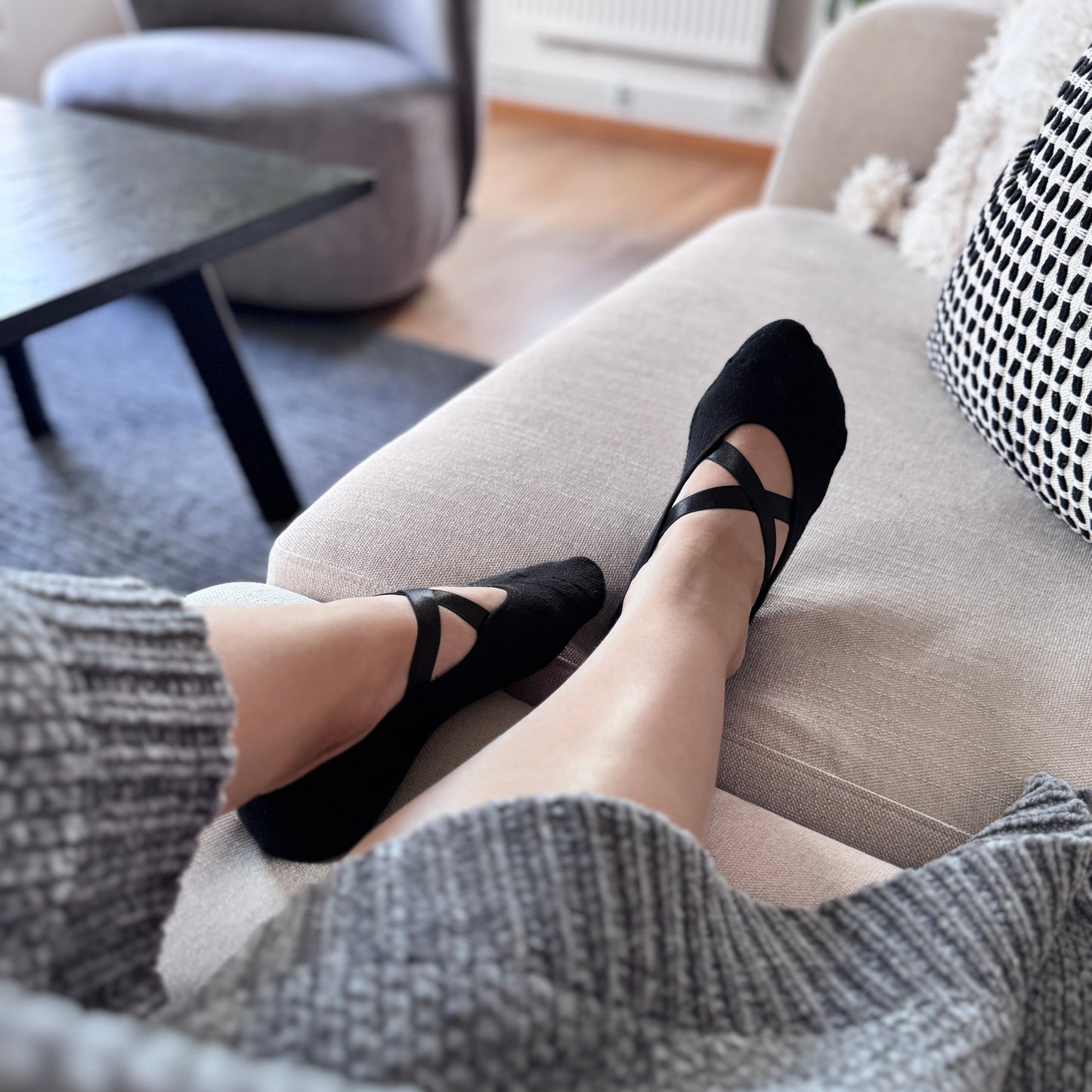 Sazzy Cross Black