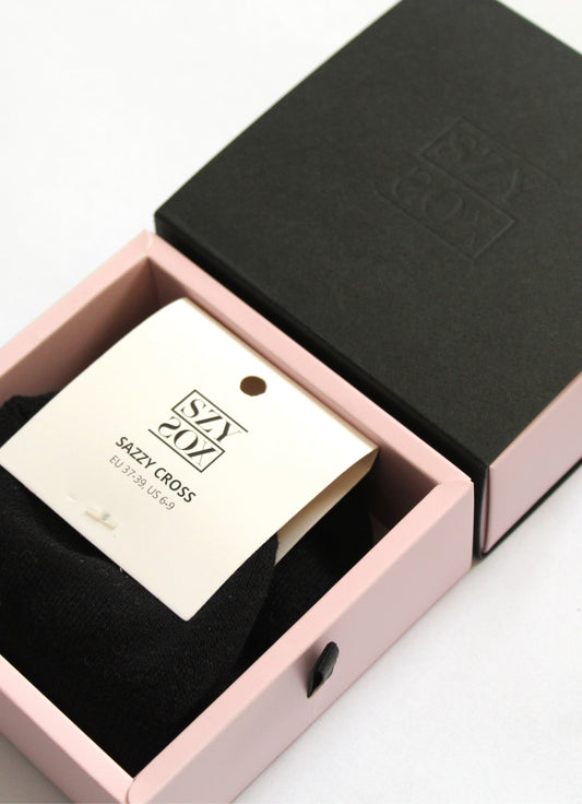 Sazzy Cross Black