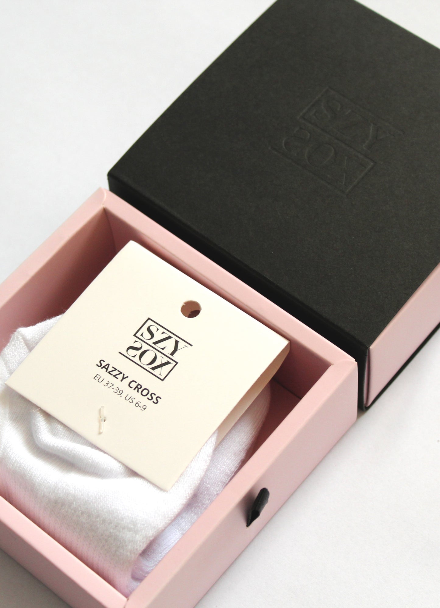 Sazzy Cross (White)