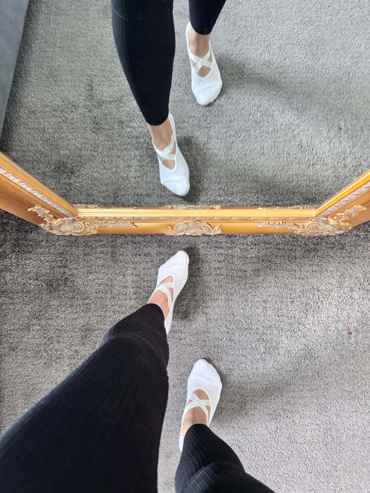 Sazzy Cross White